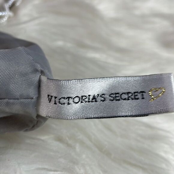 VICTORIA’s SECRET Silver Purse Tote Crushed Velvet Silvertone Pearl Wrap Handle - Picture 8 of 11